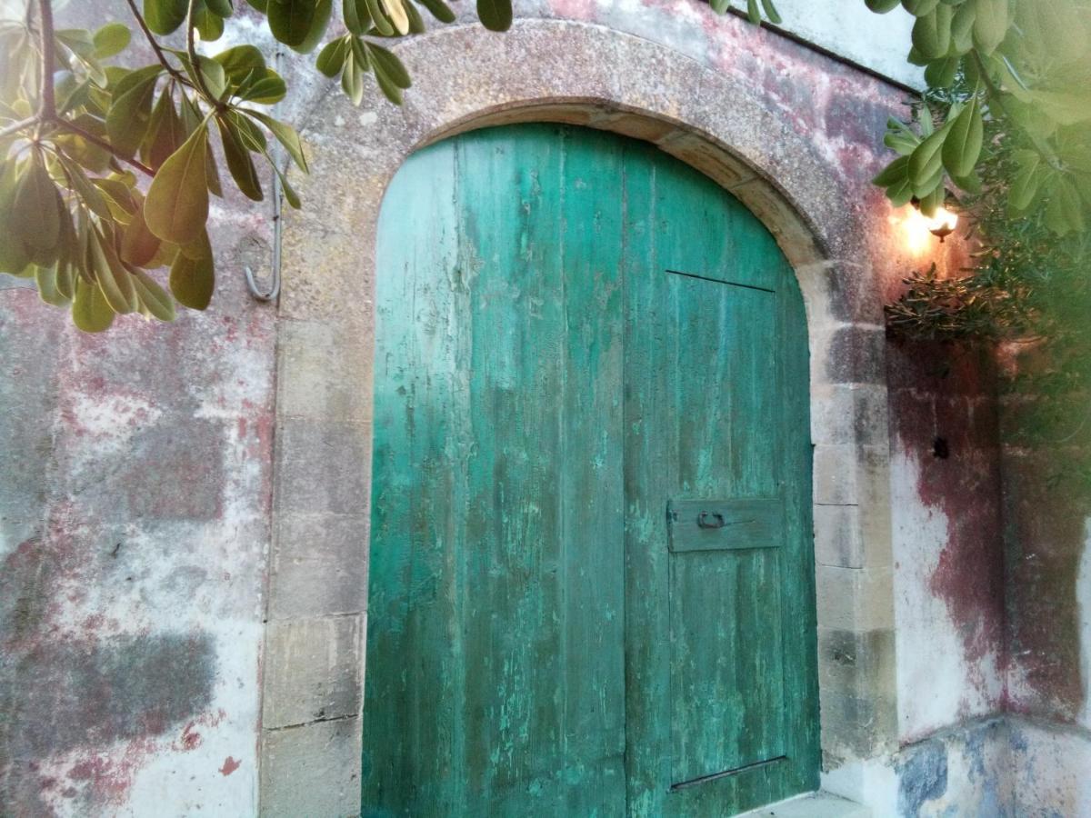 Bed and Breakfast I Fichi Bianchi Cutrofiano Exterior foto